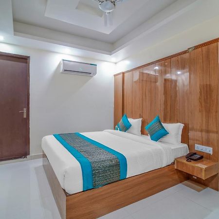 Hotel Classic Yeni Delhi Dış mekan fotoğraf