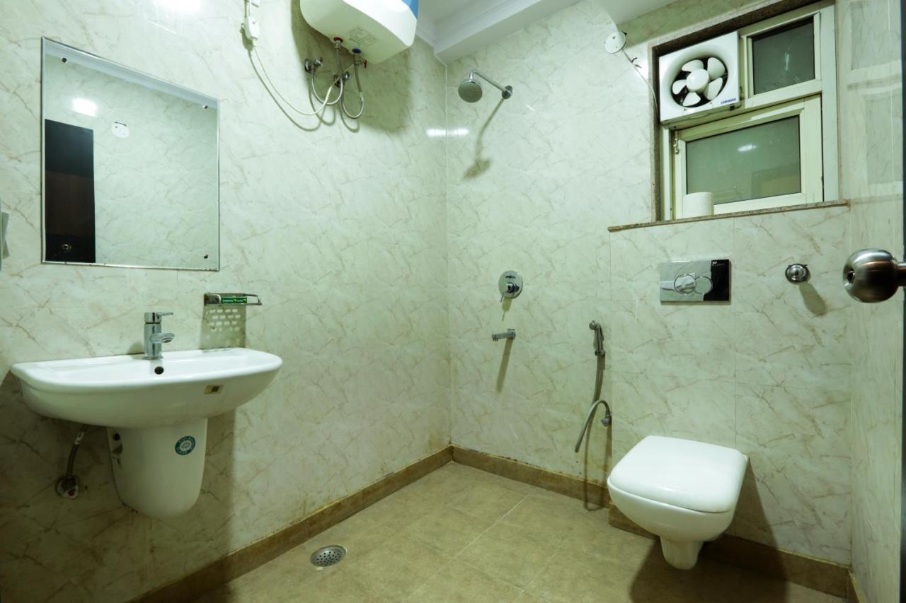 Hotel Classic Yeni Delhi Dış mekan fotoğraf