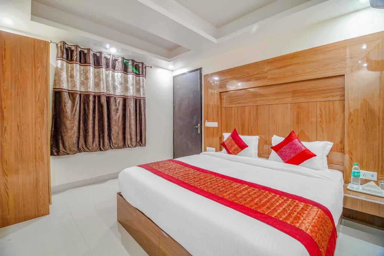 Hotel Classic Yeni Delhi Dış mekan fotoğraf