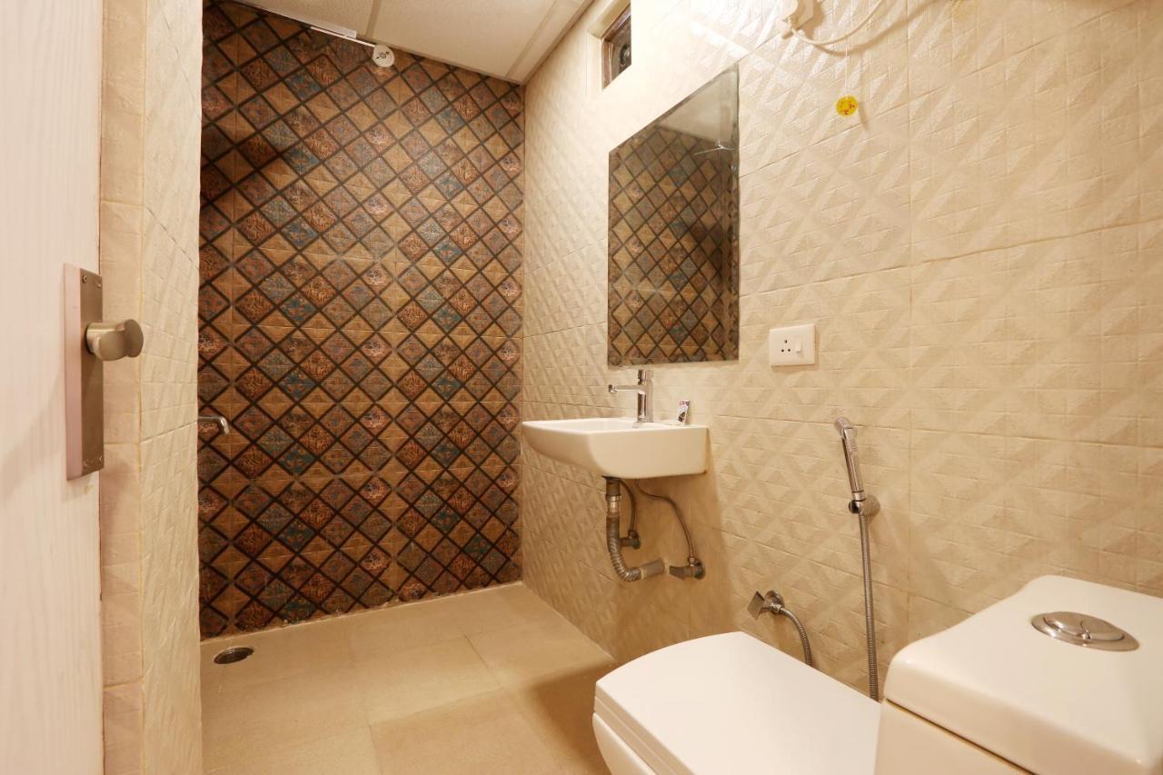 Hotel Classic Yeni Delhi Dış mekan fotoğraf
