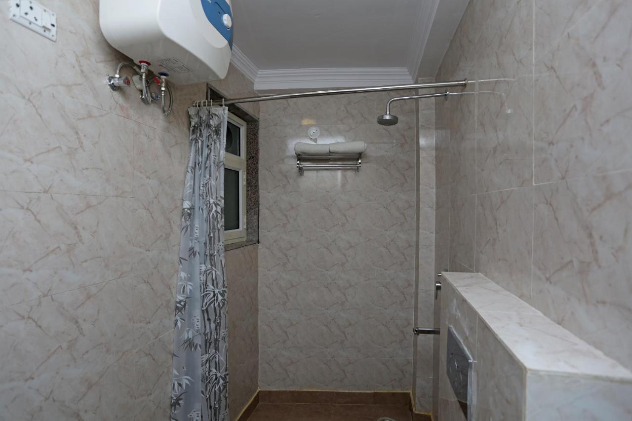 Hotel Classic Yeni Delhi Dış mekan fotoğraf